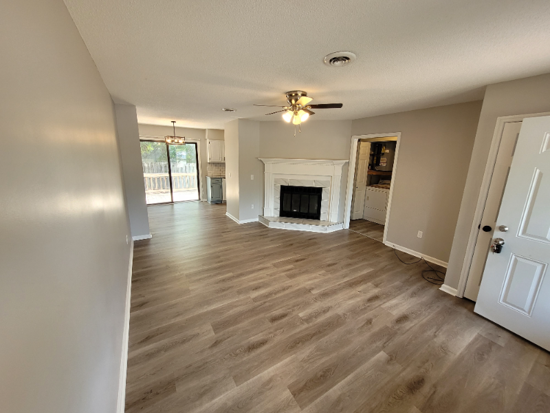 577 Nina Pl - Photo 3 of 7