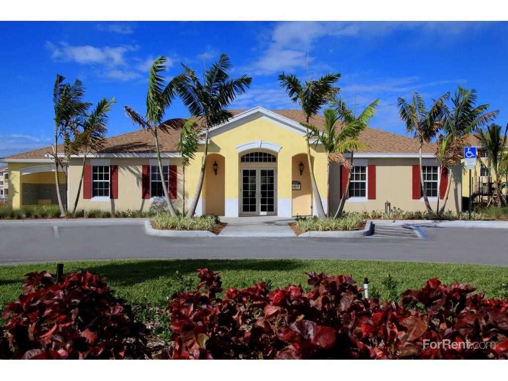 Golden Square - Photo 2 of 3