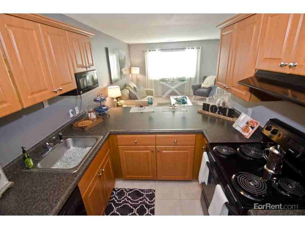 Arbor Glen - Photo 2 of 19