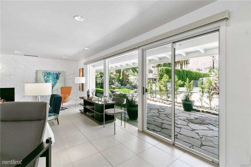 1324 S Driftwood Dr - Photo 2 of 10