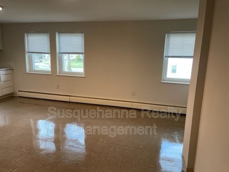 1051 Henn Ave #E - Photo 2 of 7