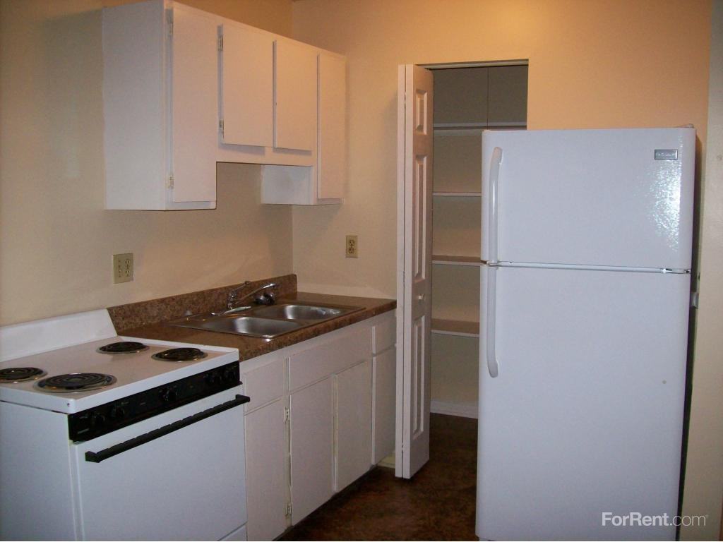 Walnut Grove Apartments 3100 S Walnut Street Pike, Bloomington, IN