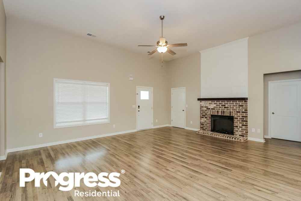220 Arrowwood Dr - Photo 3 of 16