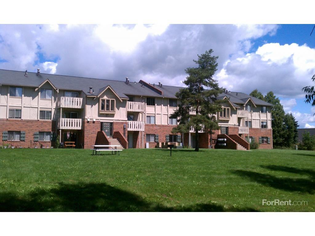 Woodbridge Manor - Photo 2 of 20