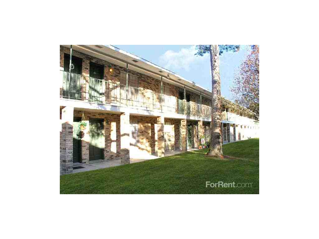 Park Regency Apartments - Photo 2 of 8