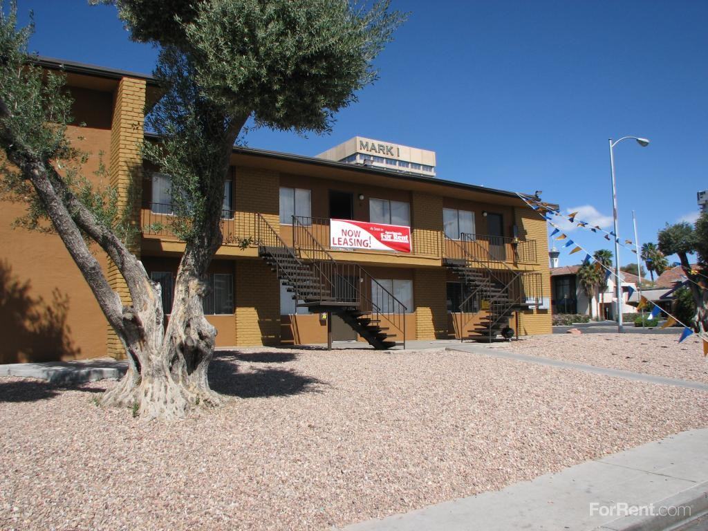 Desert Inn - Photo 3 of 3