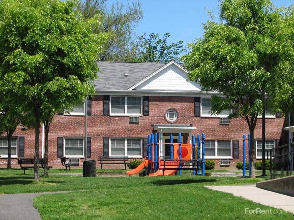 Dillon Place Apartments - Photo 2 of 12