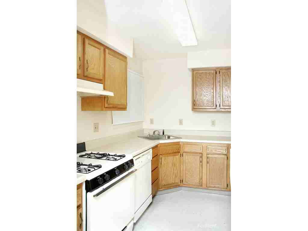 Summer Brook Apartments - Photo 3 of 20