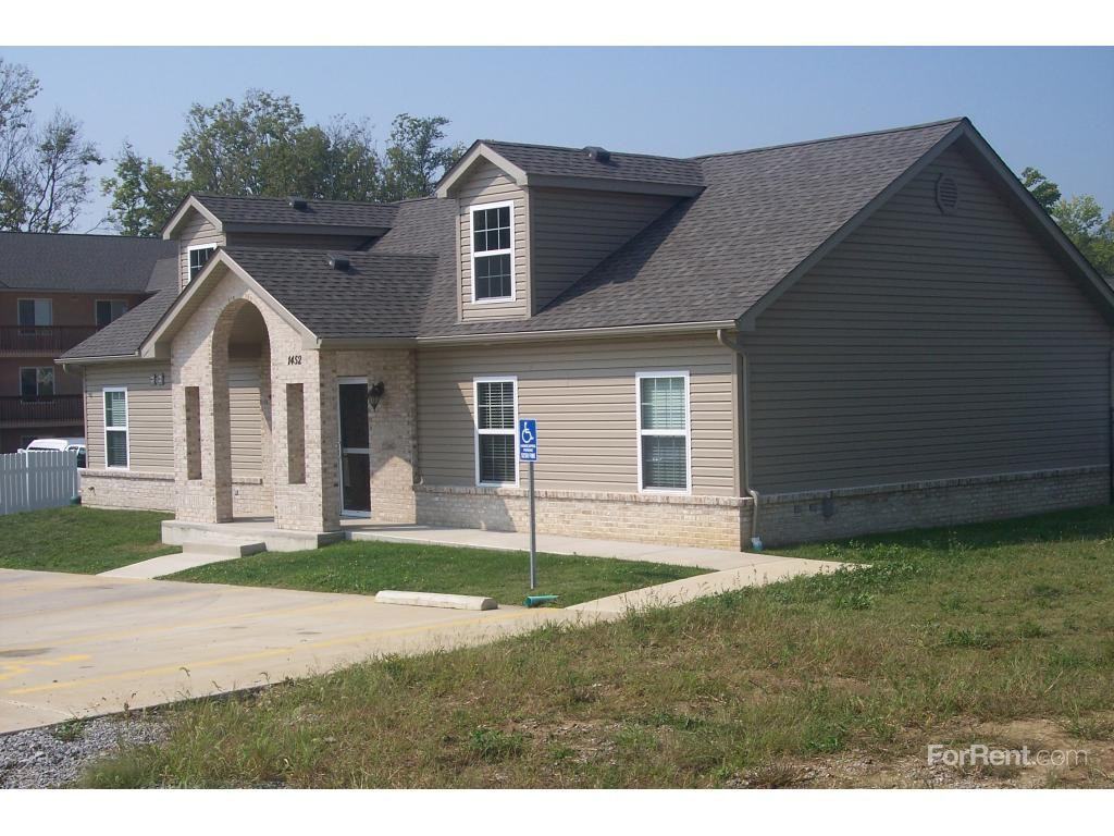 Applegate Apartments - Photo 2 of 3