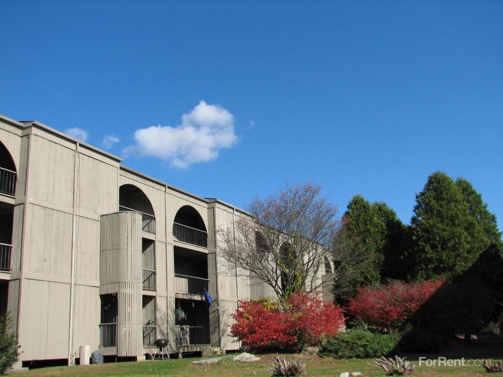 Phoenix Apartments 369 Long Hill Rd, Groton, CT 06340 Zumper