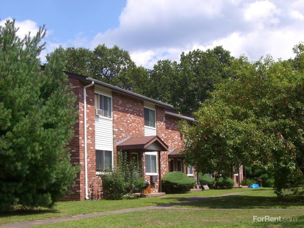 Sleeping Giant Apartments - Photo 2 of 17