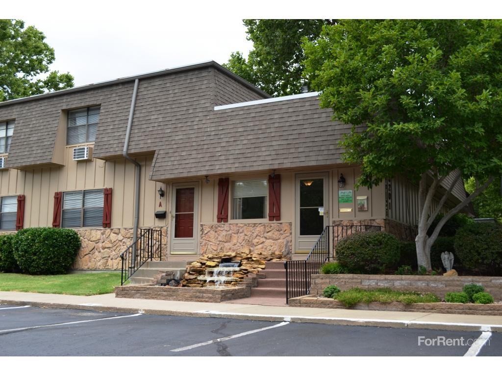 Misty Glen Apartments & Townhomes - Photo 3 of 16