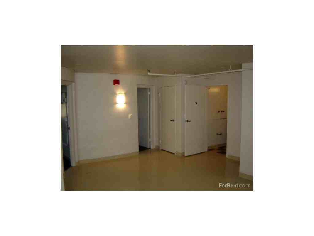 Hilliard Towers Family Apartments 2031 S Clark St, Chicago, IL 60616