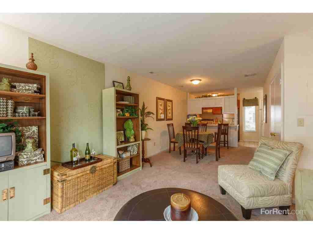 Pinewood Apartments - Photo 3 of 12