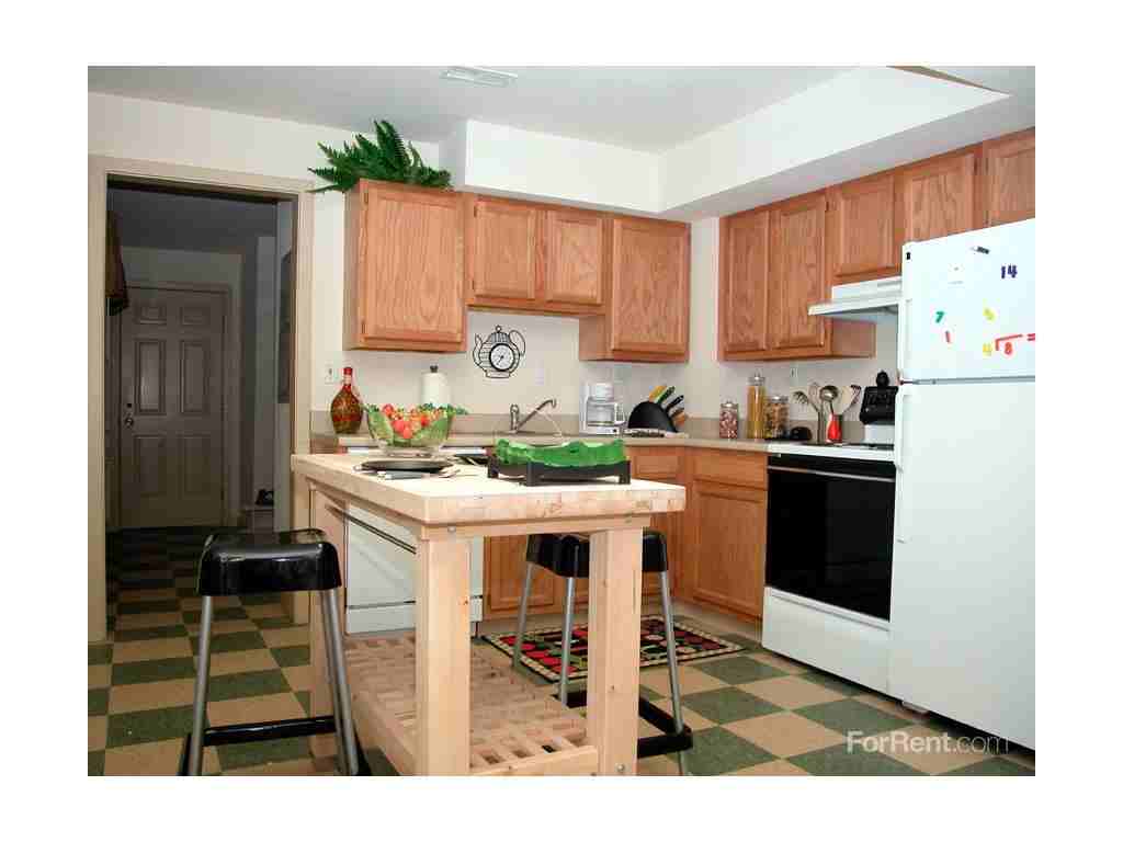 Salem Historic Homes - Photo 2 of 2