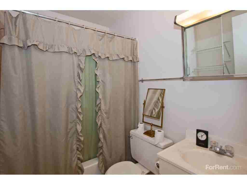 Cambridge Townhomes - Photo 2 of 11