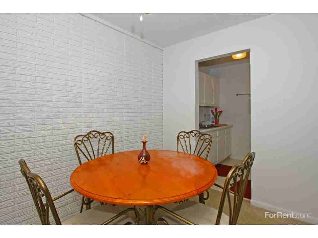 Cambridge Townhomes - Photo 3 of 11