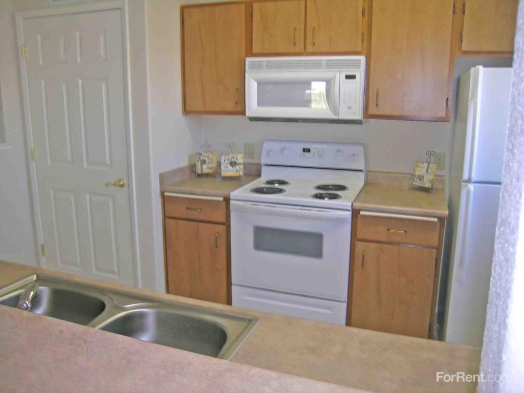 River Oaks Apartments - Photo 3 of 3