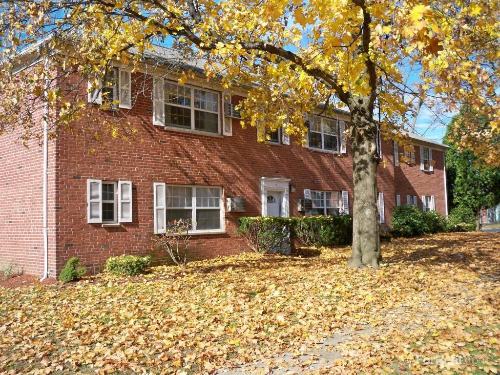 Brookstone Court Apartments 147 Hillcrest Ave, West Hartford, CT