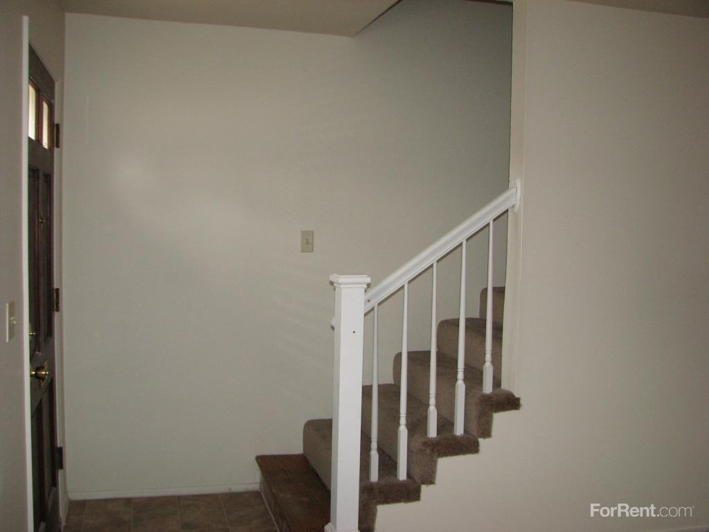 Maryland Manor - Photo 2 of 14