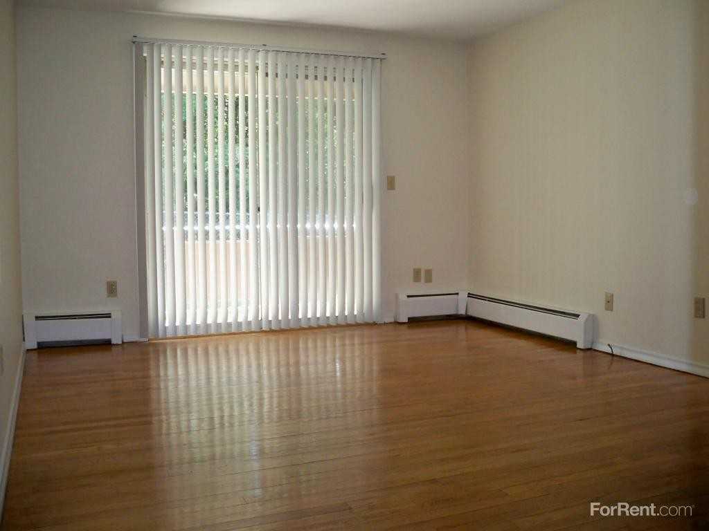 Highland Apartments - Photo 3 of 10