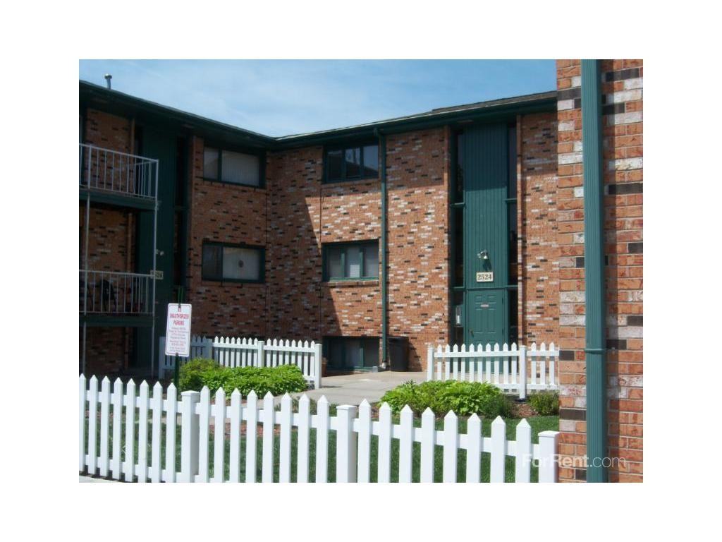 Camelot Court Apartments 2520 S 60th St, Omaha, NE 68106 Zumper