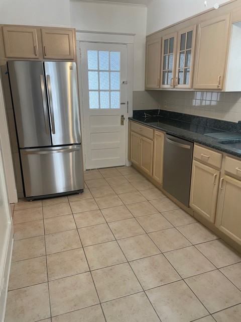 32 Lake Ave - Photo 2 of 11