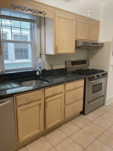 32 Lake Ave - Photo 3 of 11