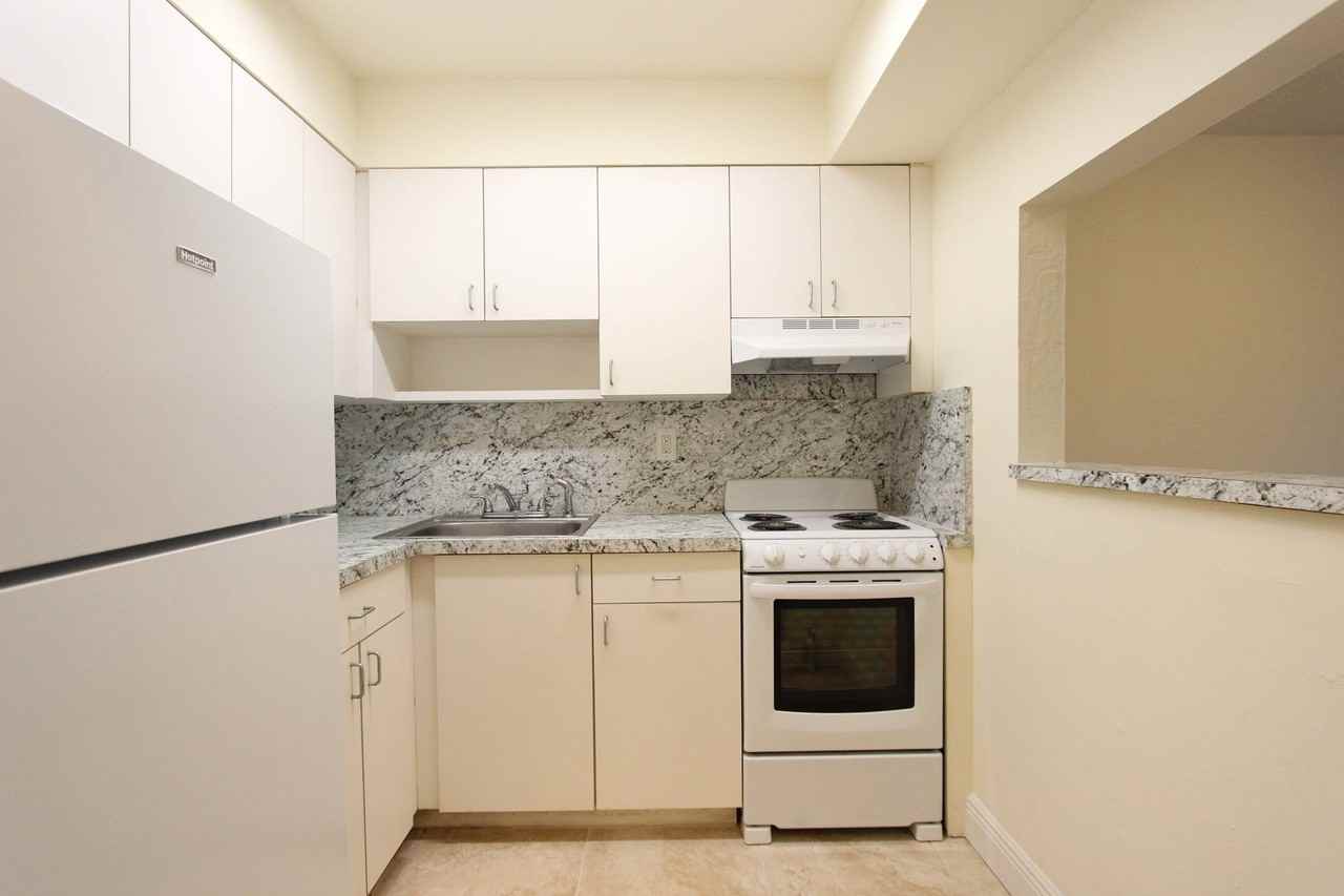 Beach Heights Of Hollywood Inc. - Photo 7 of 21