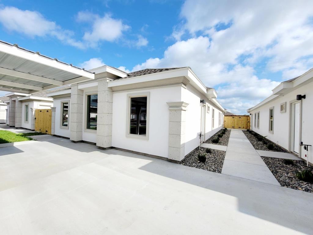 Sandpiper Ave - Photo 2 of 17