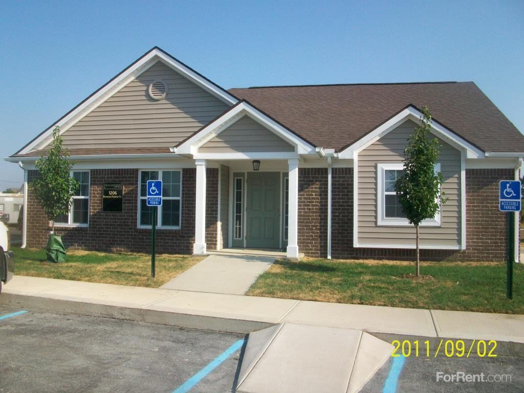 Beacon Pointe and Cottages at Sheek Road - Photo 2 of 2