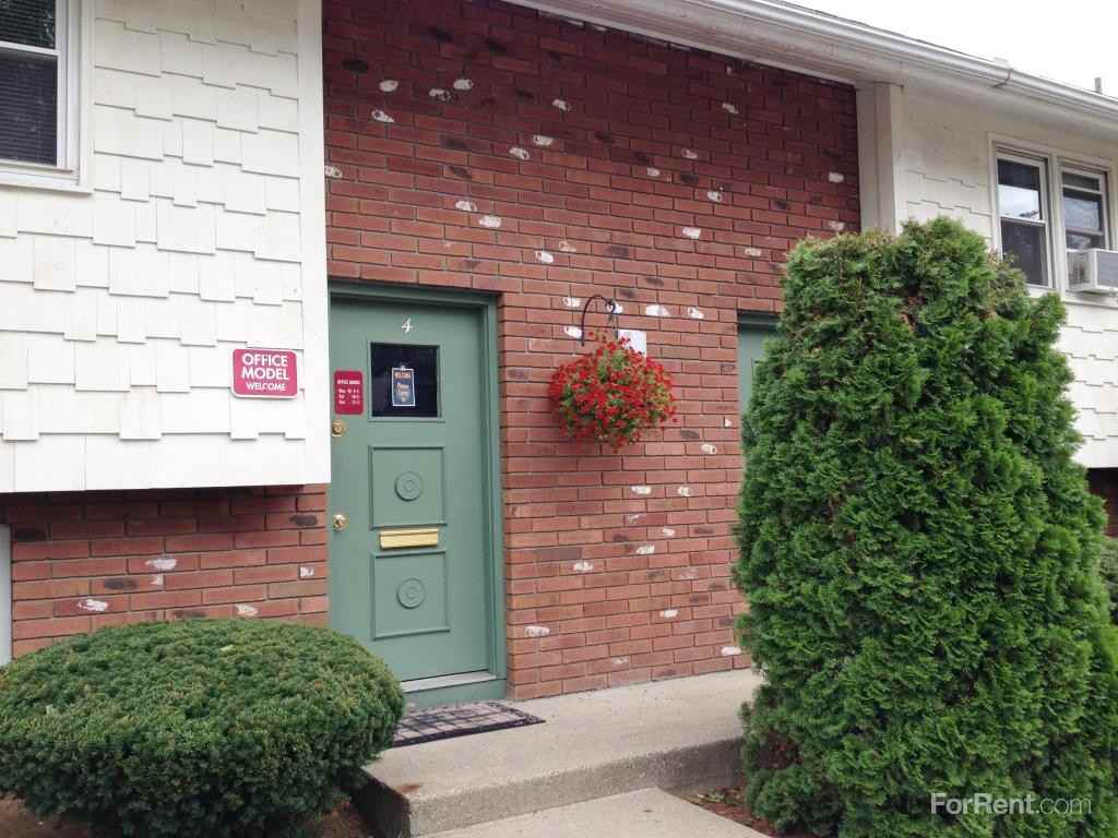 Park Square Townhouses - Photo 3 of 14