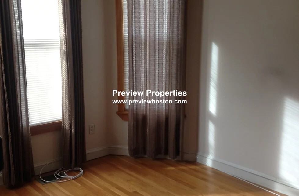 Pearl St #1P - Photo 2 of 12