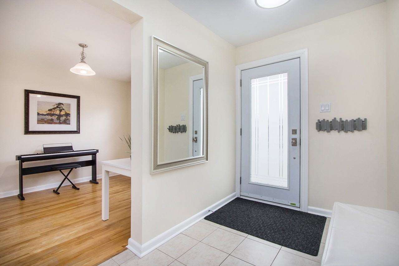 2012 Dorval Avenue - Photo 2 of 22