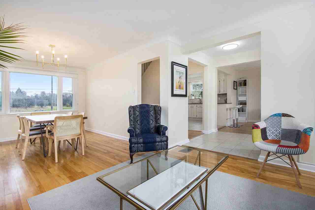 2012 Dorval Avenue - Photo 3 of 22