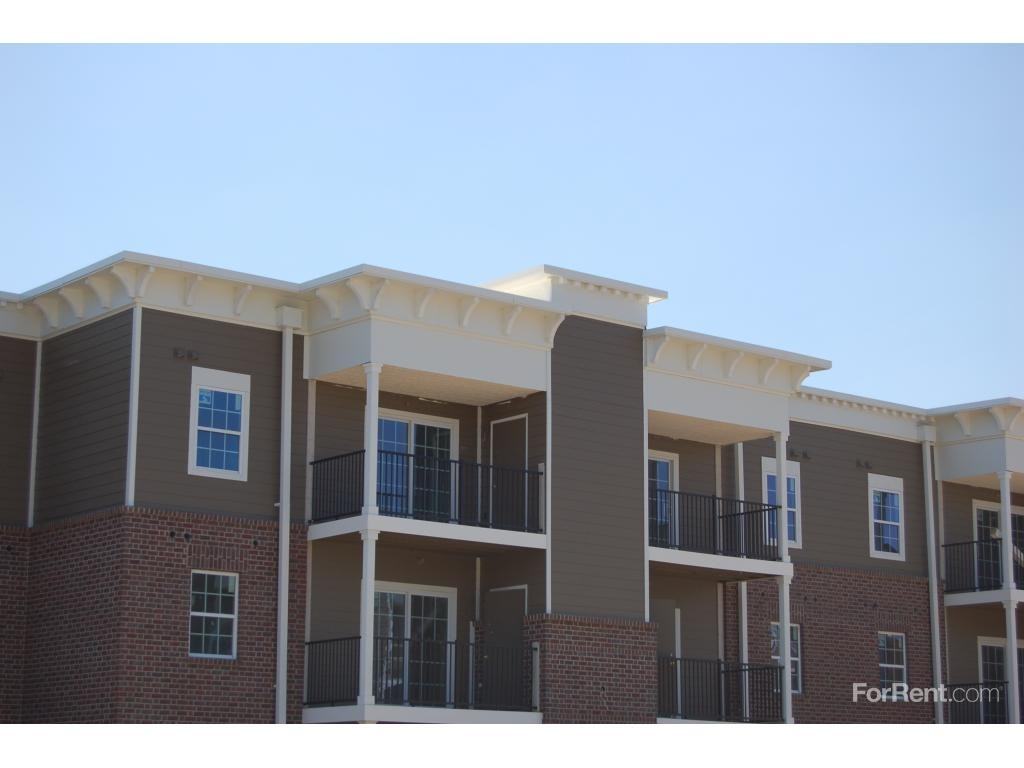 Steeples on Washington Apartments - Photo 2 of 3