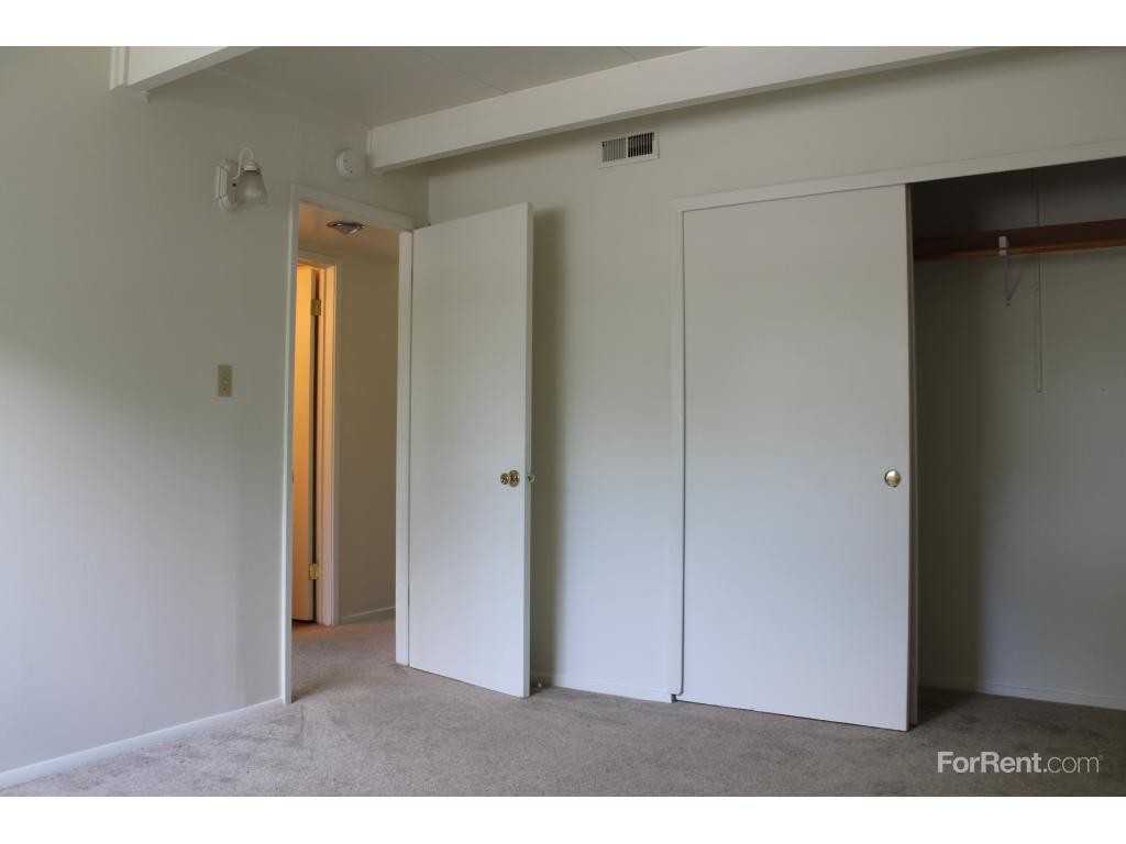 College Park Townhomes - Photo 3 of 19