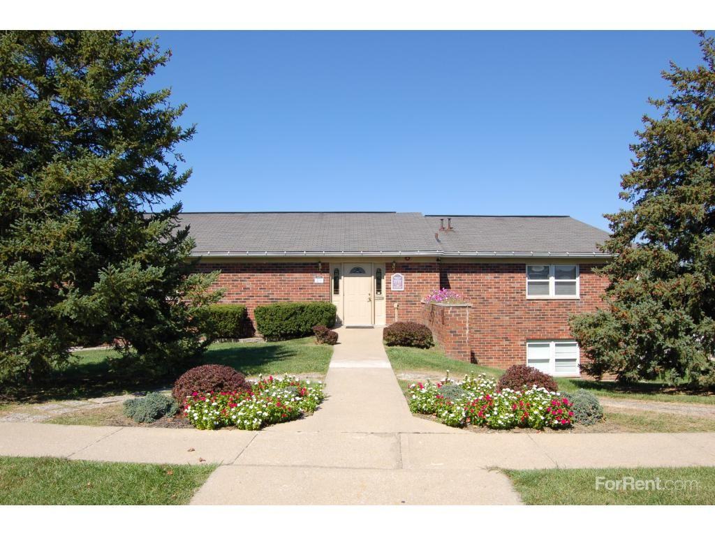 Country View Apartments & Townhomes - Photo 3 of 19