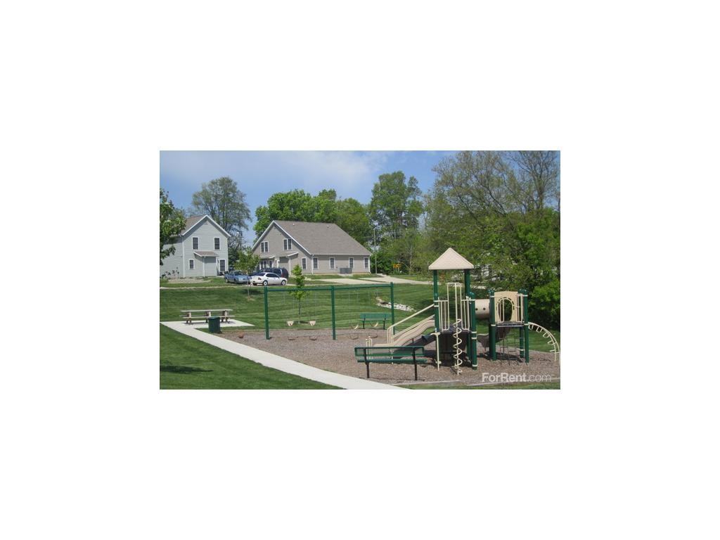 Crescent Pointe Rental Homes - Bloomington - Photo 3 of 12