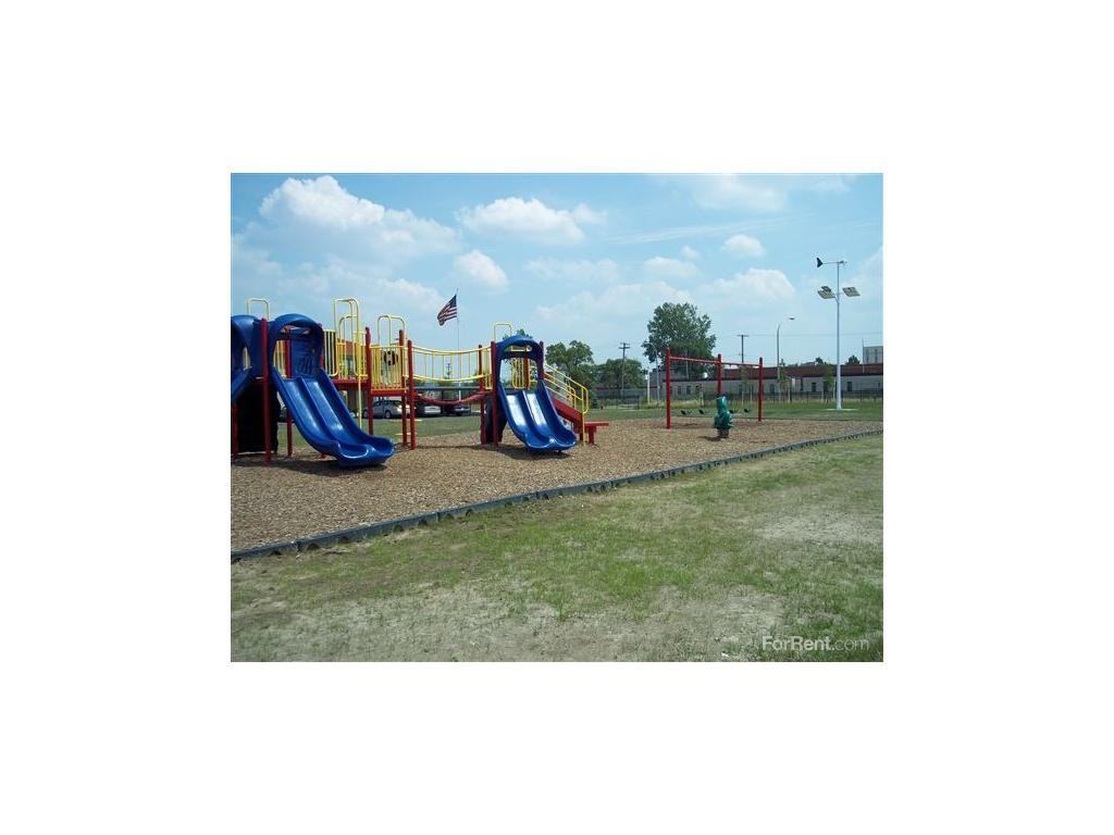 Highland Manor Apartments - Photo 2 of 5