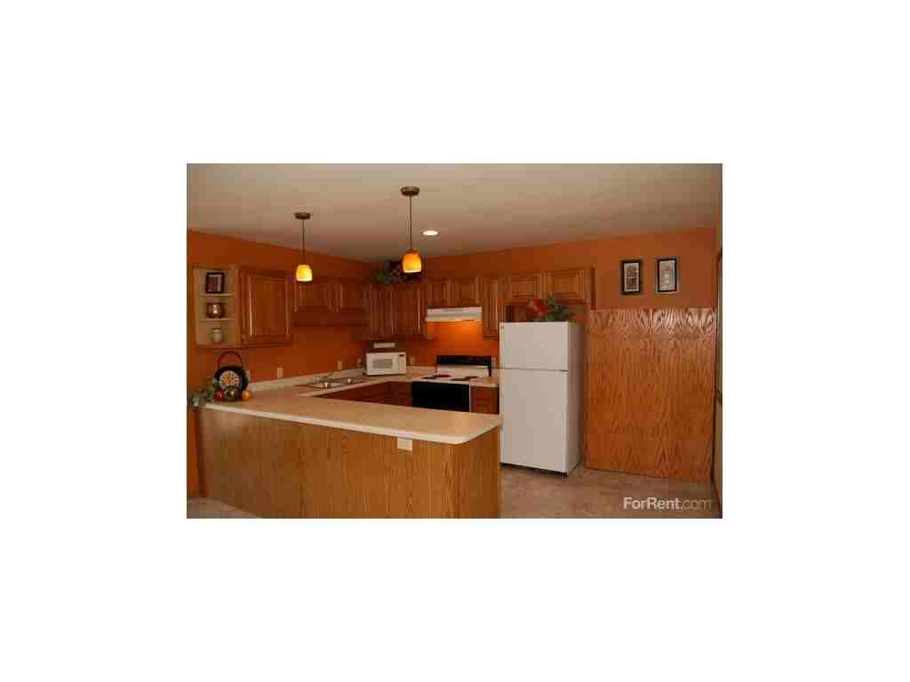 Creekwood Apartments - Photo 2 of 3