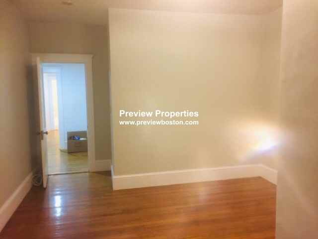 Glenville Ave #2 - Photo 3 of 9