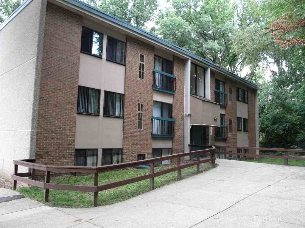 Spring Hill Apartments - Photo 2 of 4