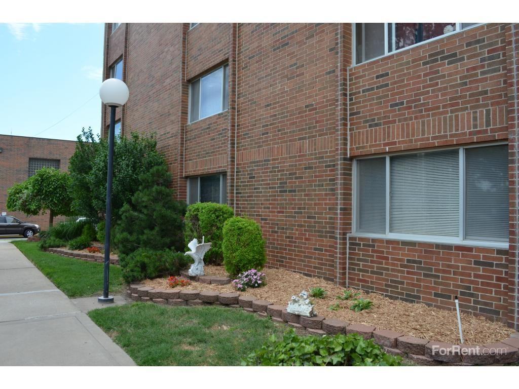 Temple Heights Manor I & II - Photo 2 of 17