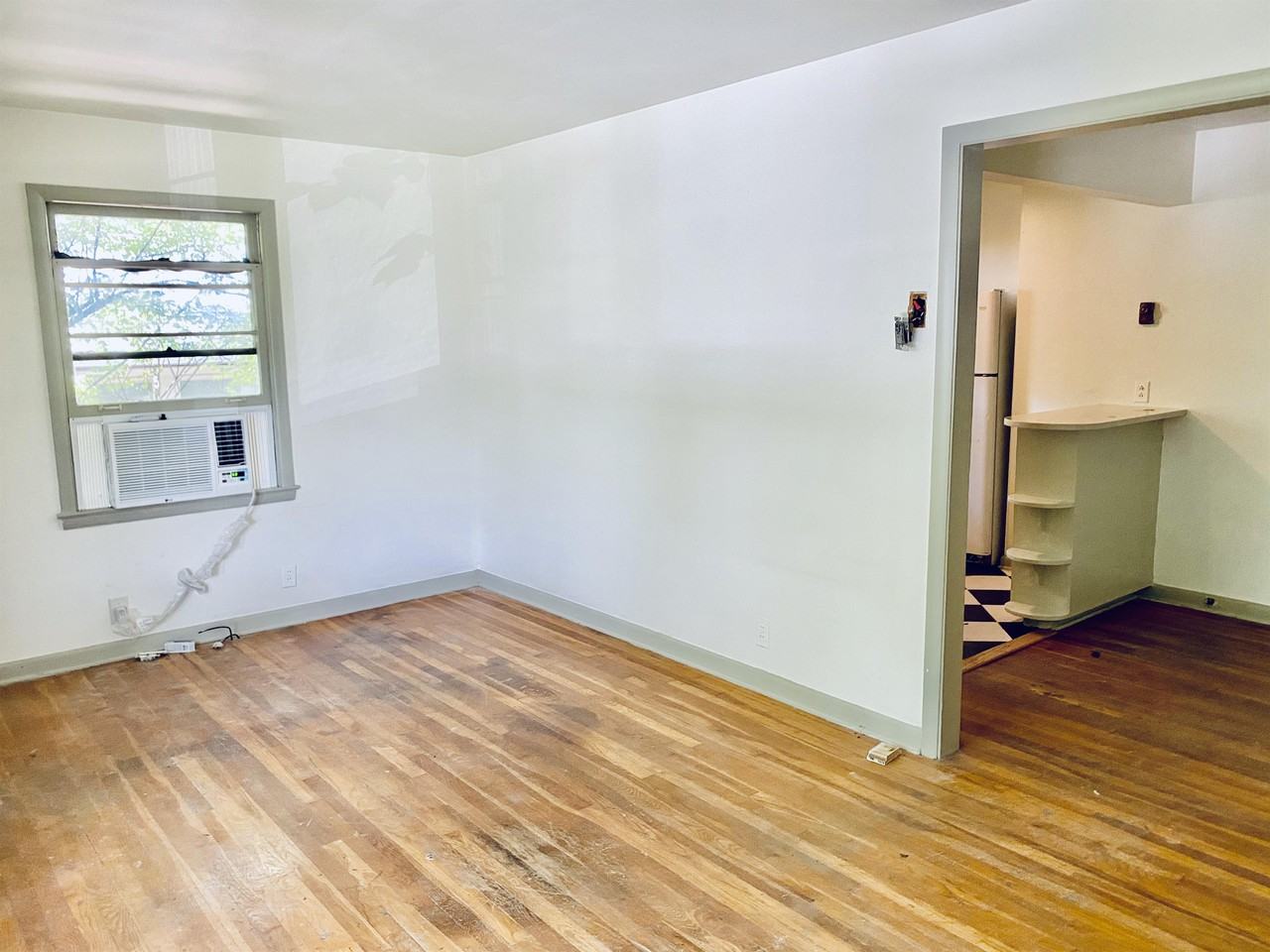 3204 Blair BoulevardUnit A #3204A - Photo 5 of 11