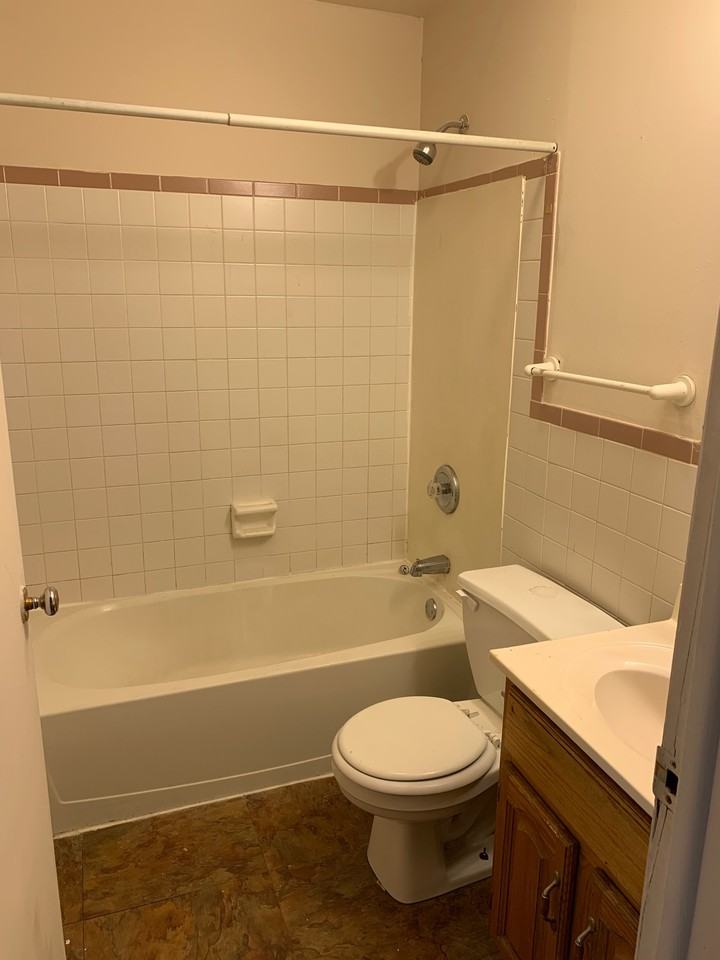 1419 Holly Hill Dr #1 - Photo 3 of 9