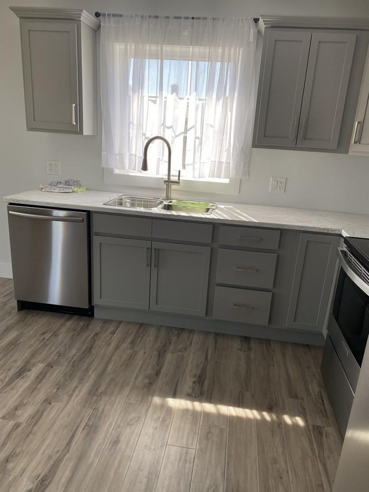 105 Royalty Rd - Photo 2 of 19