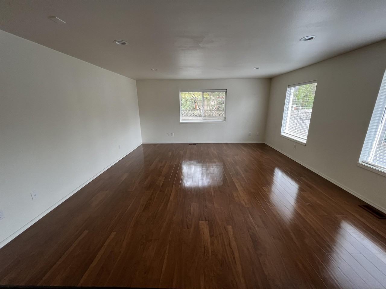 103 E Grand St #1 - Photo 4 of 38