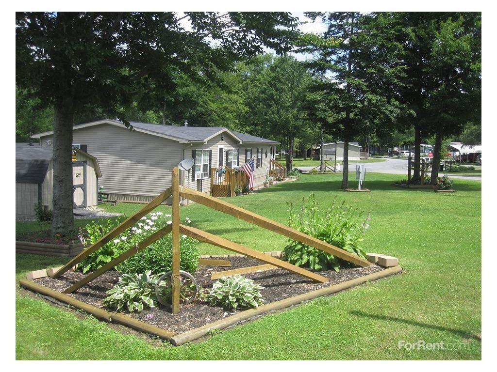 Laurel Woods - Photo 2 of 3