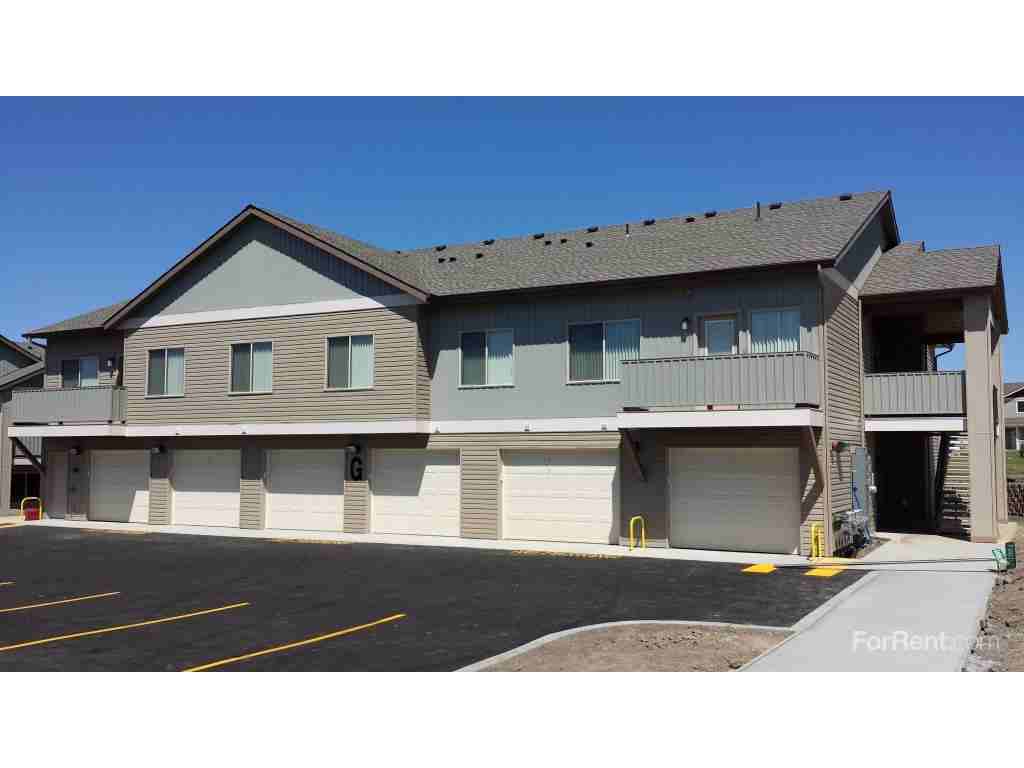 The Residence at Whispering Hills - Photo 2 of 3